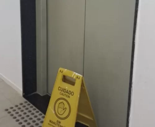 Vaquinha para reparos no elevador do condomínio