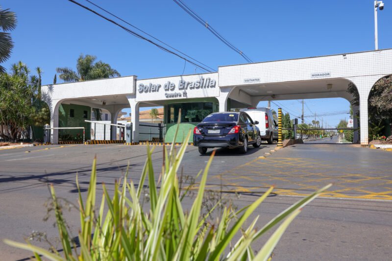 Prisão domiciliar de Bolsonaro no Solar de Brasília provoca tensão, protestos e alterações na rotina dos moradores
