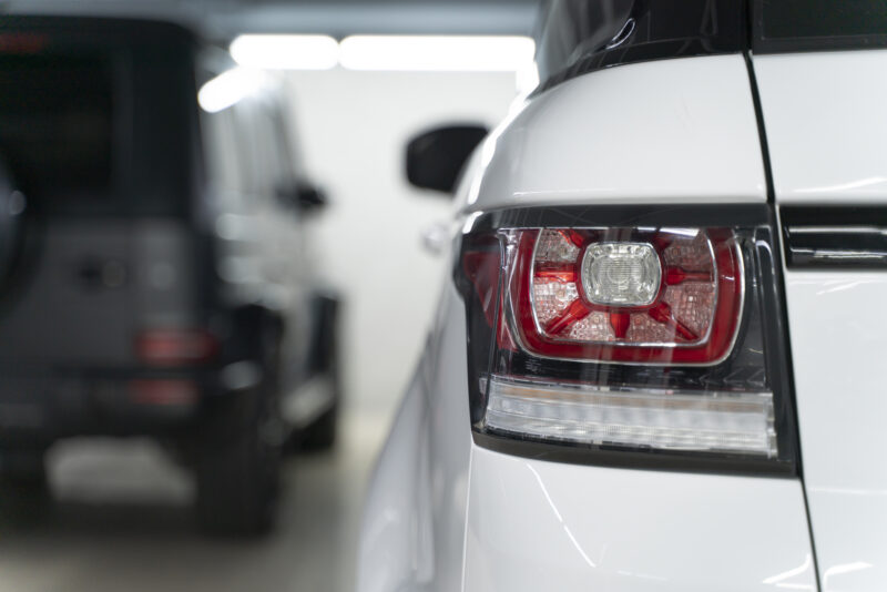 Casal é preso por esconder SUV roubada dentro de condomínio em Cuiabá: alerta para a segurança residencial