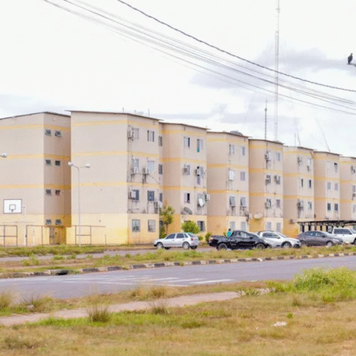 Criança de 4 anos cai do 4º andar de condomínio em Boa Vista (RR) e é resgatada consciente; caso será investigado