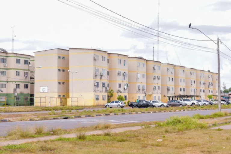 Criança de 4 anos cai do 4º andar de condomínio em Boa Vista (RR) e é resgatada consciente; caso será investigado